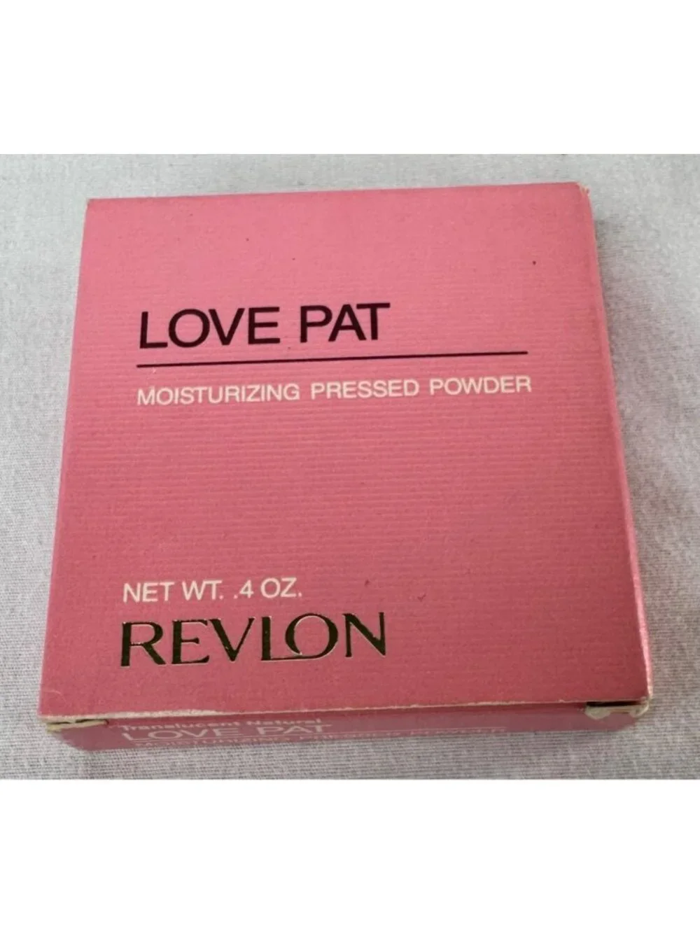 New Revlon Love Pat Moisturizing Pressed Powder W/ Puff 4 Oz Translucent Natural